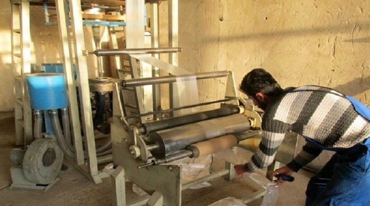 حقوق کارگران تنها برای 10 روز ماهشان کفایت می کند!