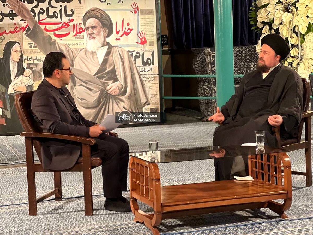 امکان مبارزه با فضای مجازی نیست| حرم امام نمادی برای جمهوری اسلامی است