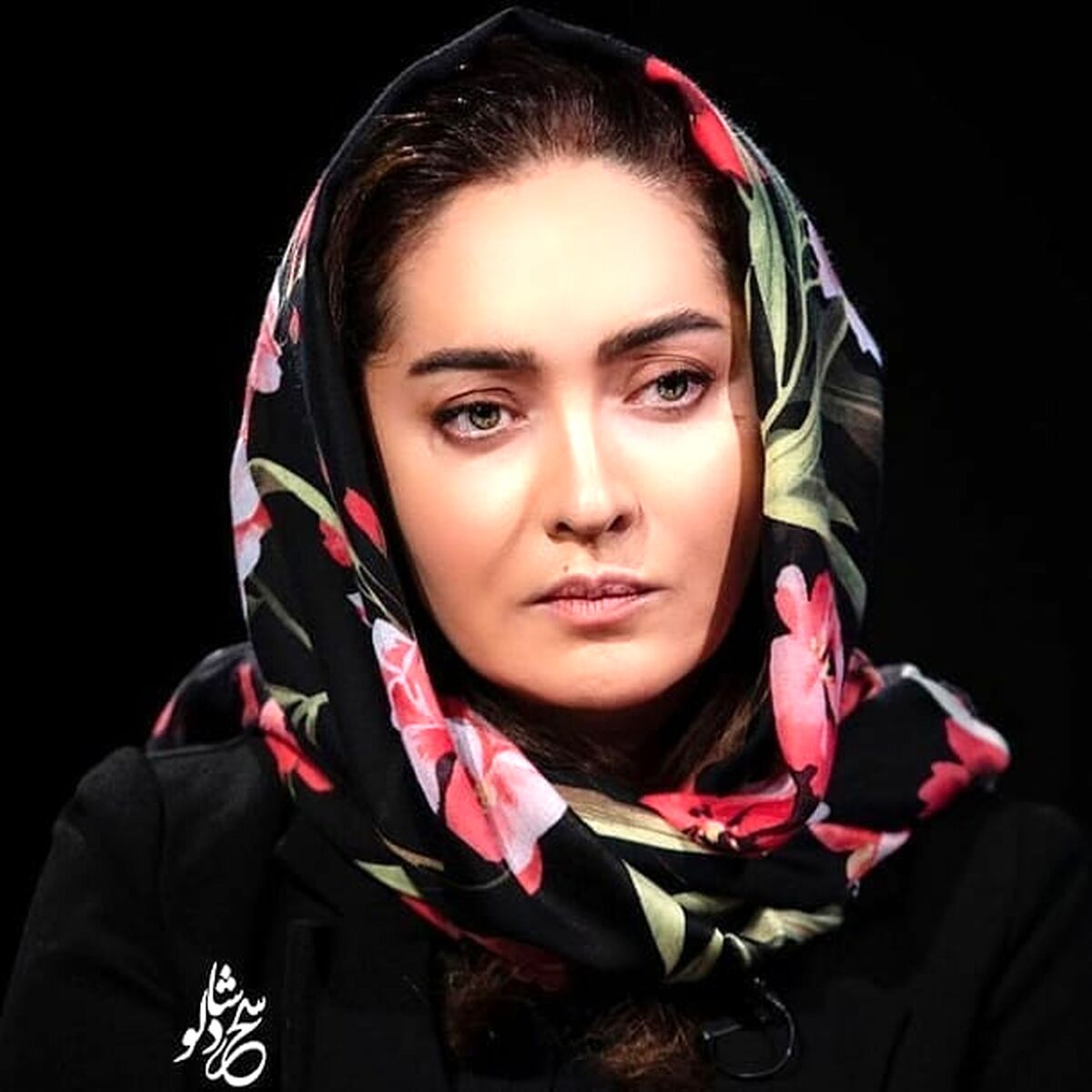 جواهر روسی نیکی کریمی که با رنگ چشم هاش ست شد! | خاص بودن بی نظیر نیکی کریمی در میان سلبریتی های پفکی 