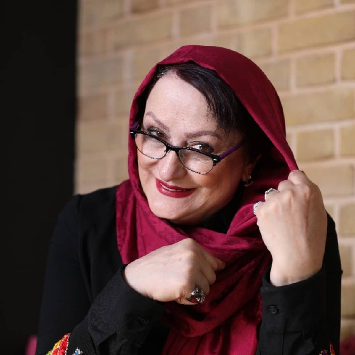 تیپ زشت مریم امیرجلالی و دخترش در کنسرت خواننده لس آنجلسی| تیپ متفاوت مریم امیرجلالی در کانادا