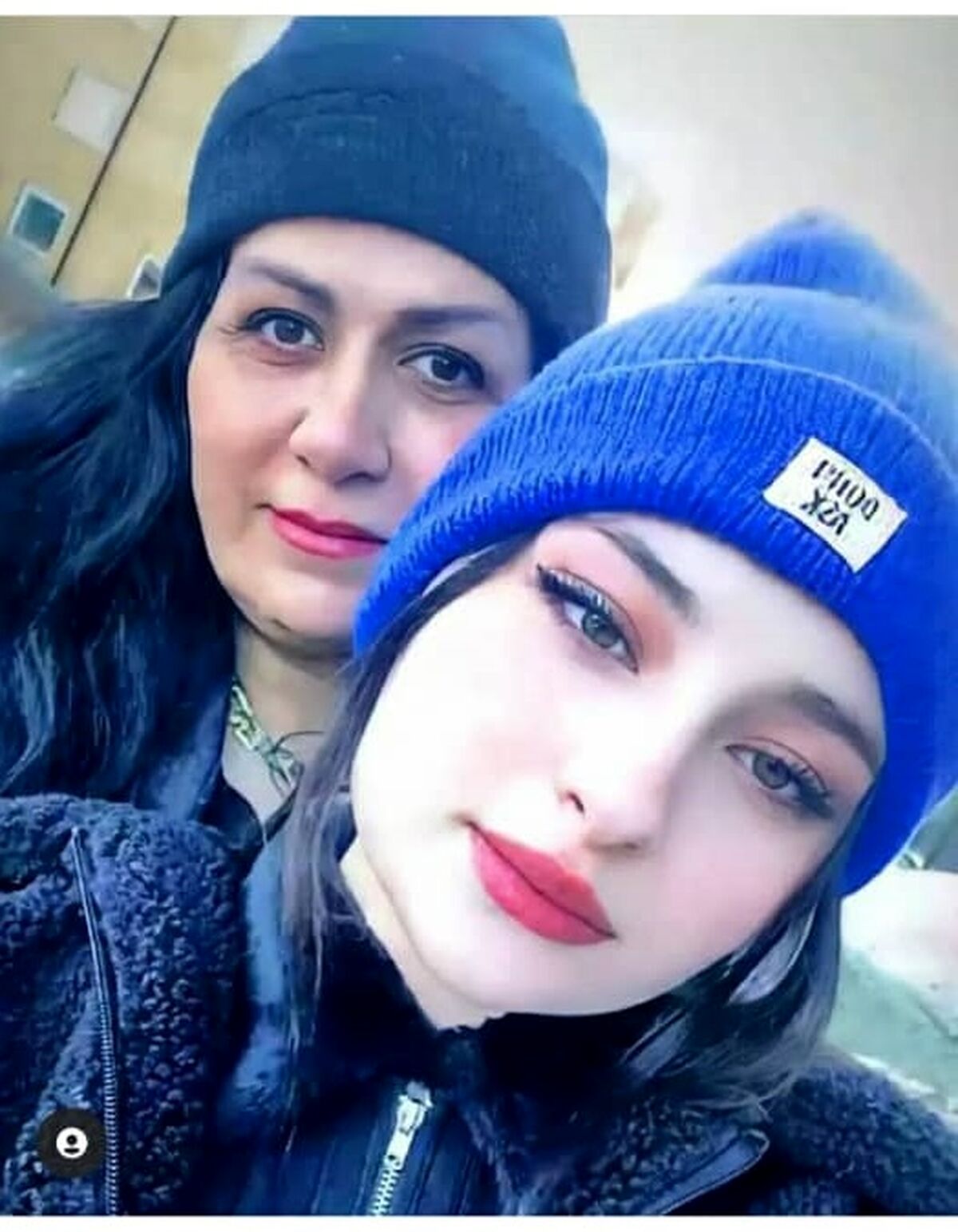 سارا و نیکا با یک افتضاح جدید در خیابانهای سوئد! | دم بخت شدن سارا و نیکا کار دستشان داد