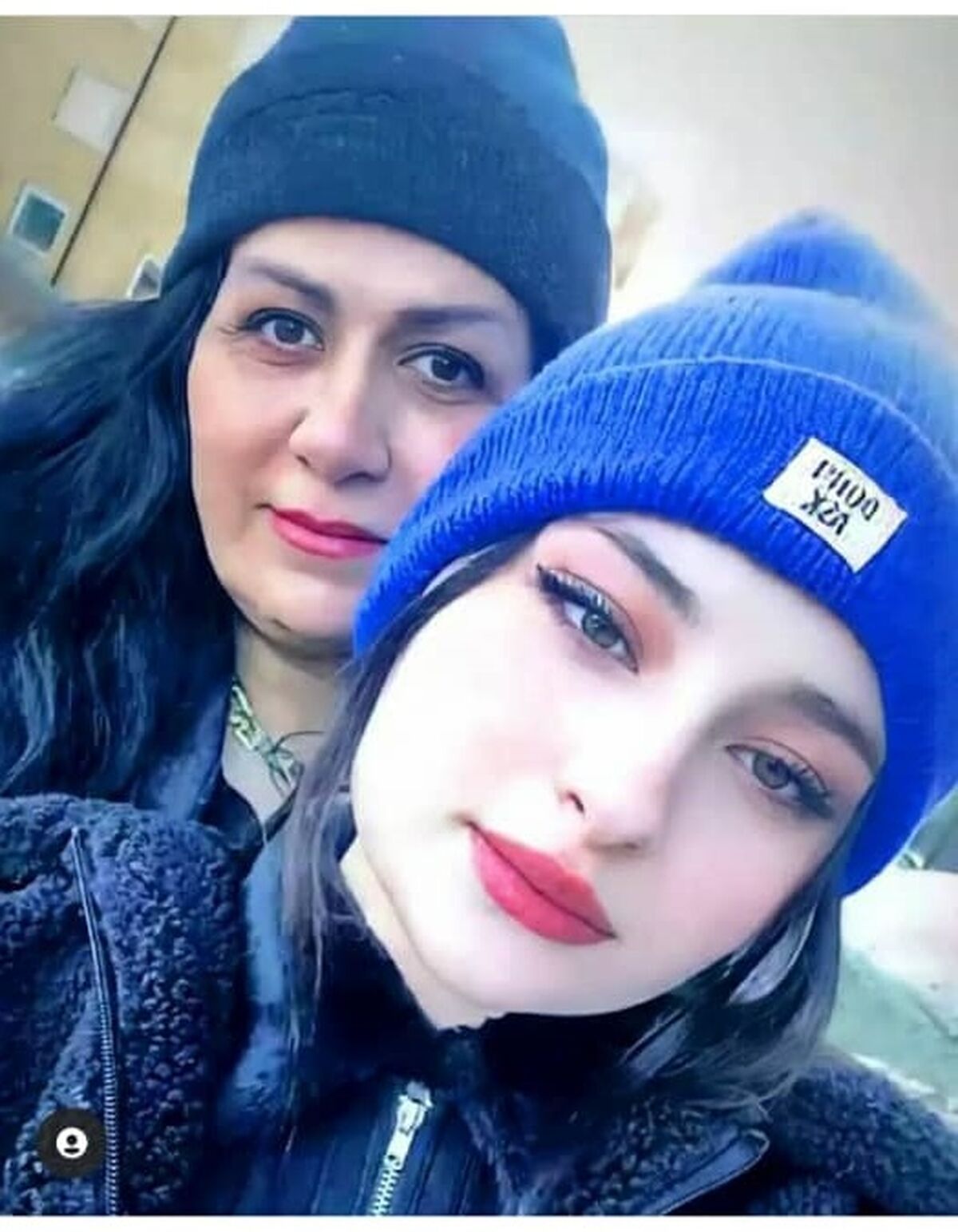 سارا و نیکا با یک افتضاح جدید در خیابانهای سوئد! | دم بخت شدن سارا و نیکا کار دستشان داد