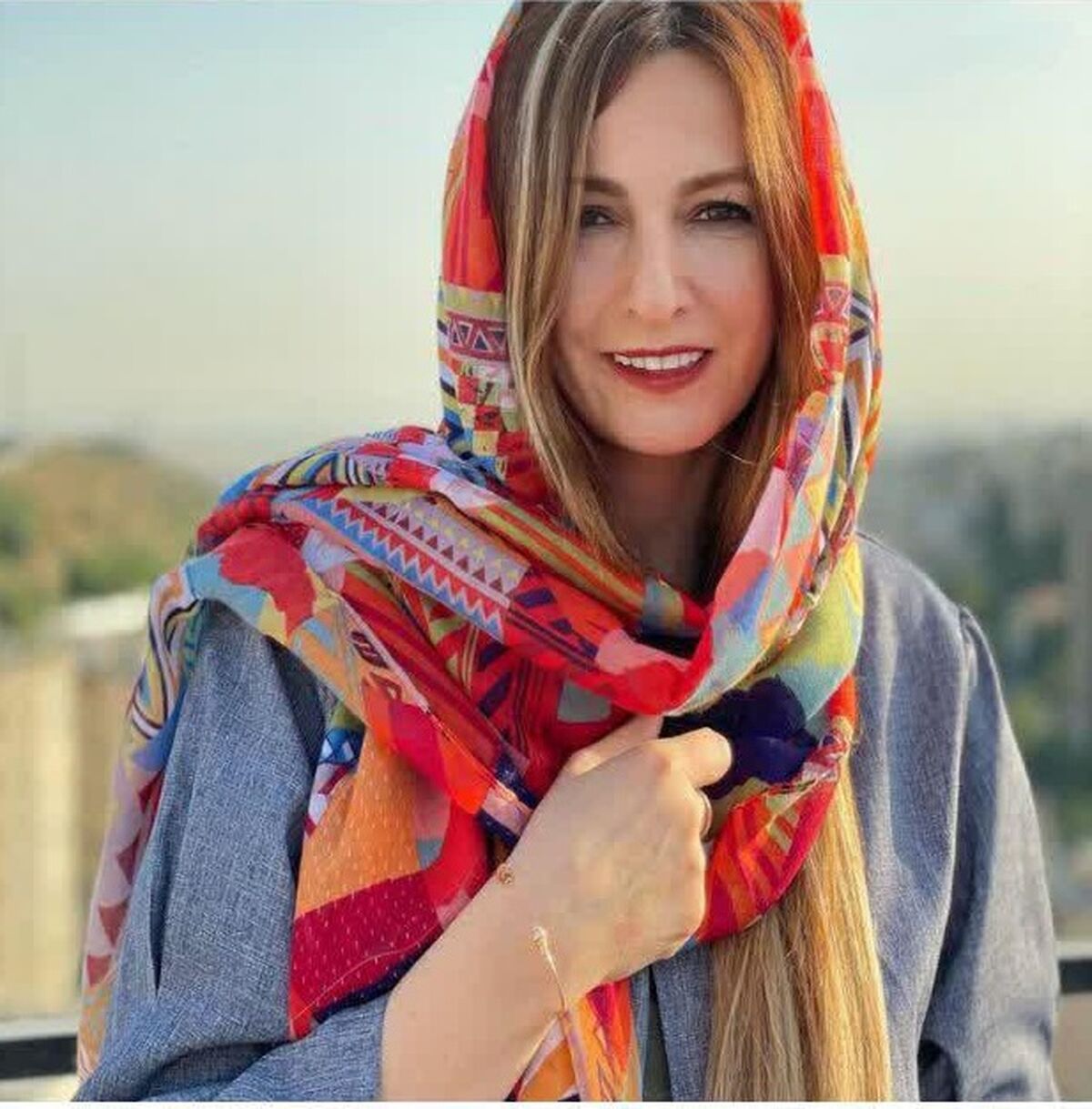 شقایق دهقان با انتشار این عکس هوادارانش را شوکه کرد | پسر جوان در کنار شقایق دهقان 