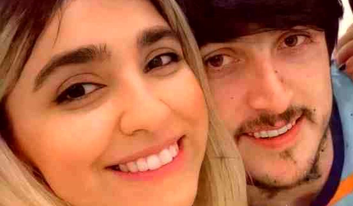 زن کم سن سردار آزمون بهش تذکر داد! | عکس ها عاشقانه سردار آزمون با آناهیتا در قطر