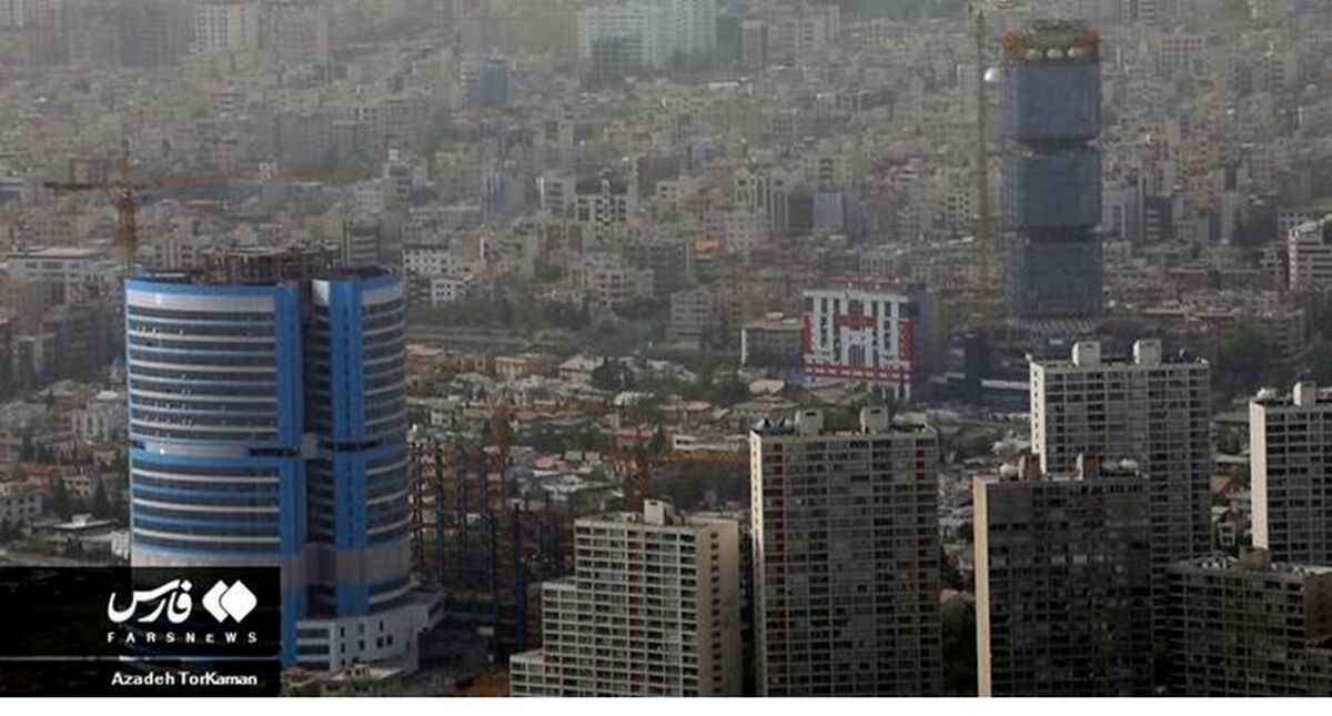 باد شدید گرد و خاک در راه تهران