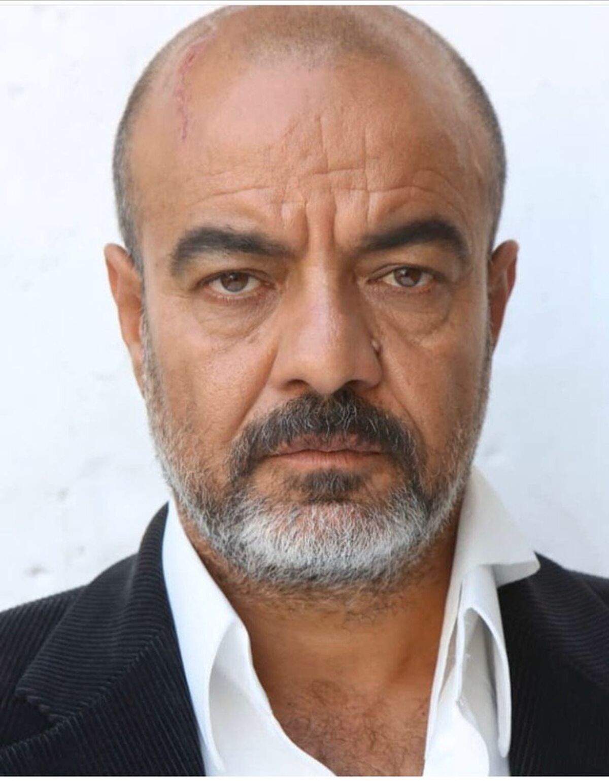 شوخی زشت سعید آقاخانی با جواد عزتی + عکس