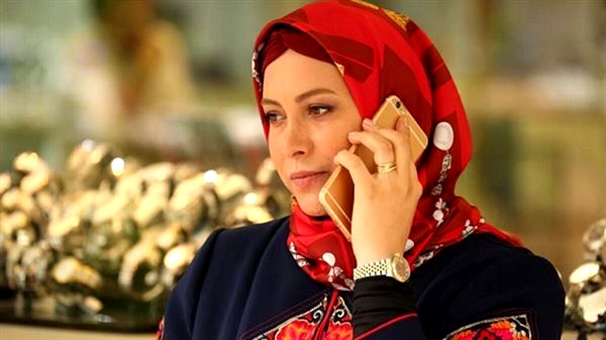 سلفی عجیب و غریب فریبا نادری | آرایش خاص فریبا نادری به سبک اروپایی