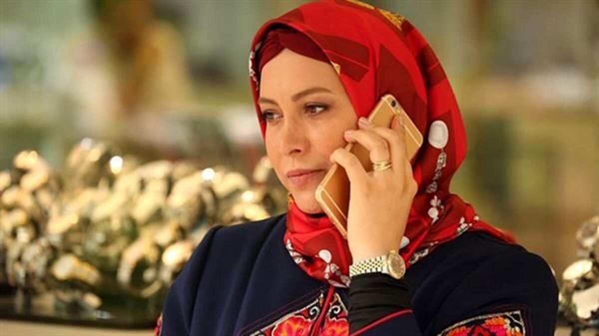 سلفی عجیب و غریب فریبا نادری | آرایش خاص فریبا نادری به سبک اروپایی
