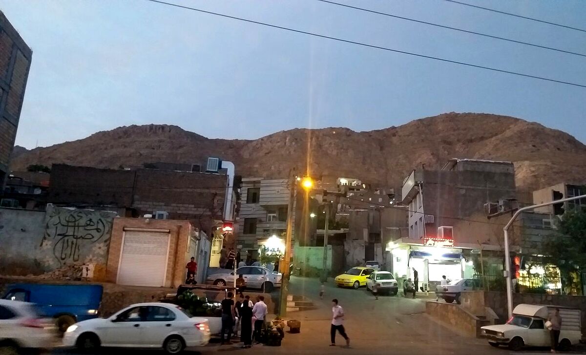 پله پله زیر خط فقر / مسئولان یک نگاه به "حاجی آباد بالا" هم بیاندازند + فیلم