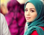 خانم مجری محجبه اسلحه به دست شد!