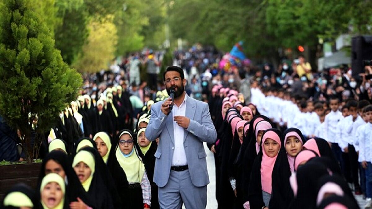 اجرای معنوی و دلربا و زیبای سلام فرمانده در بین الحرمین کربلا! + فیلم