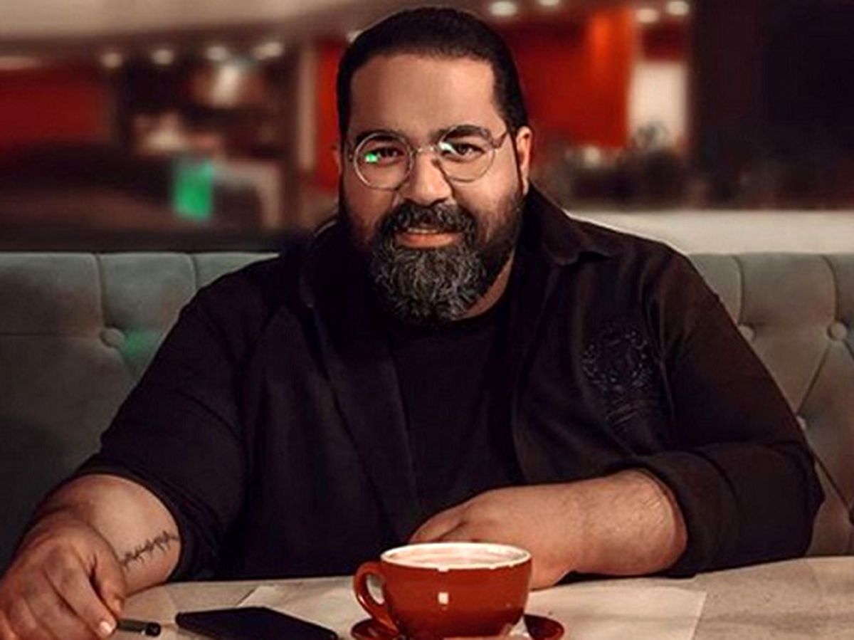 عکس صمیمی رضا صادقی با تیارا و ویانا 