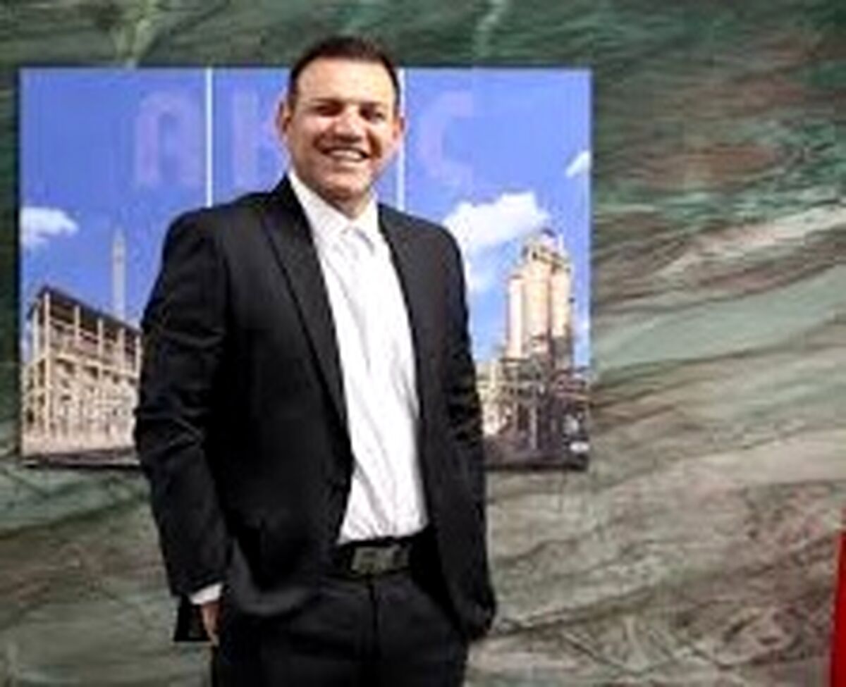 شهاب الدین عزیزی خادم رئیس فدراسیون فوتبال شد/ شهاب الدین عزیزی خادم کیست؟