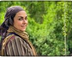 شیوا ابراهیمی در پشت صحنه سریال کلبه ای در مه 