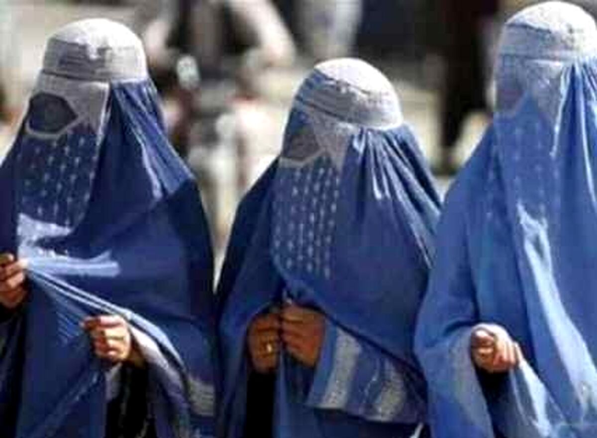 حجاب چادری اجباری شد