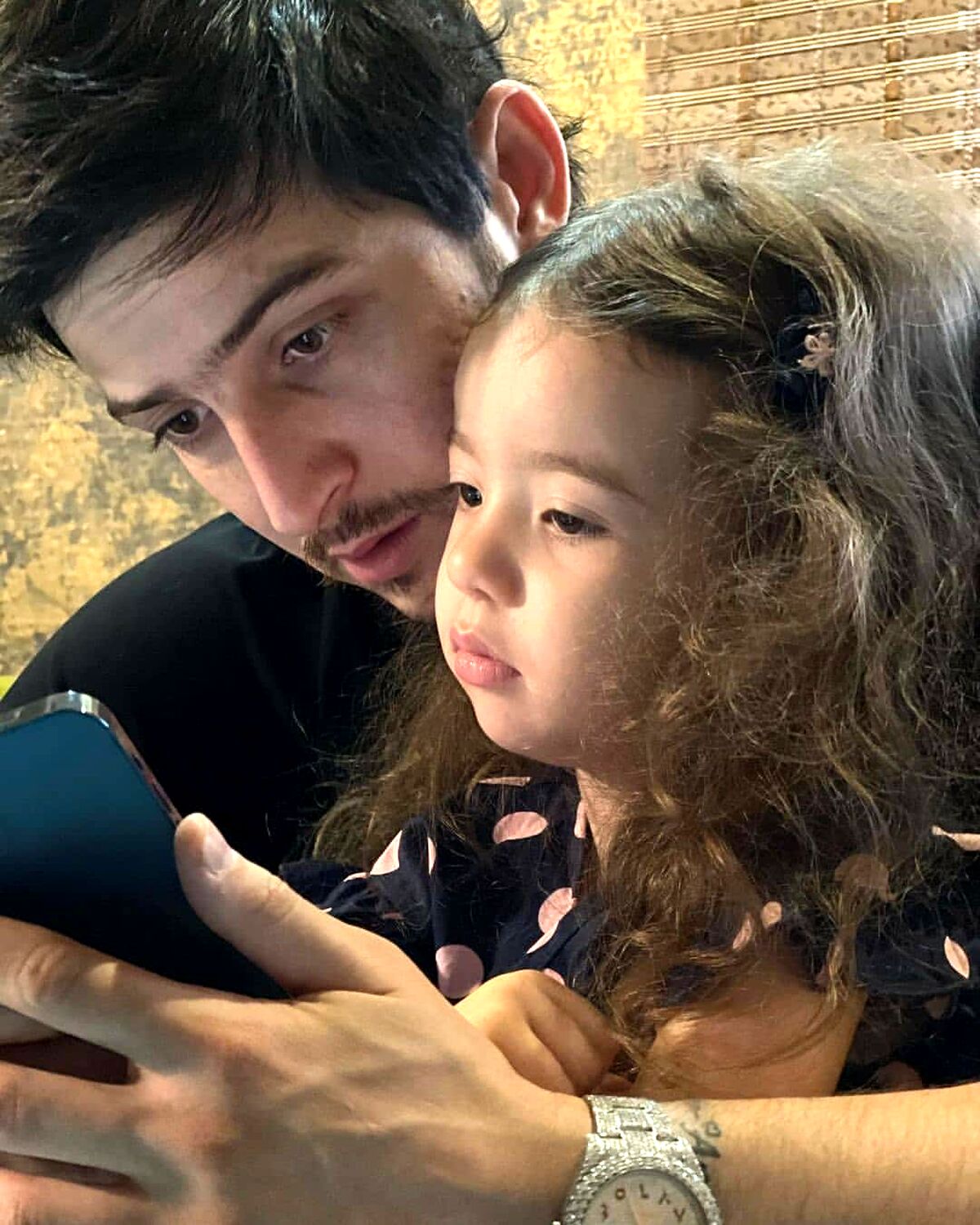 عکس جدید و عاشقانه سردار آزمون در کنار همسرش آناهیتا