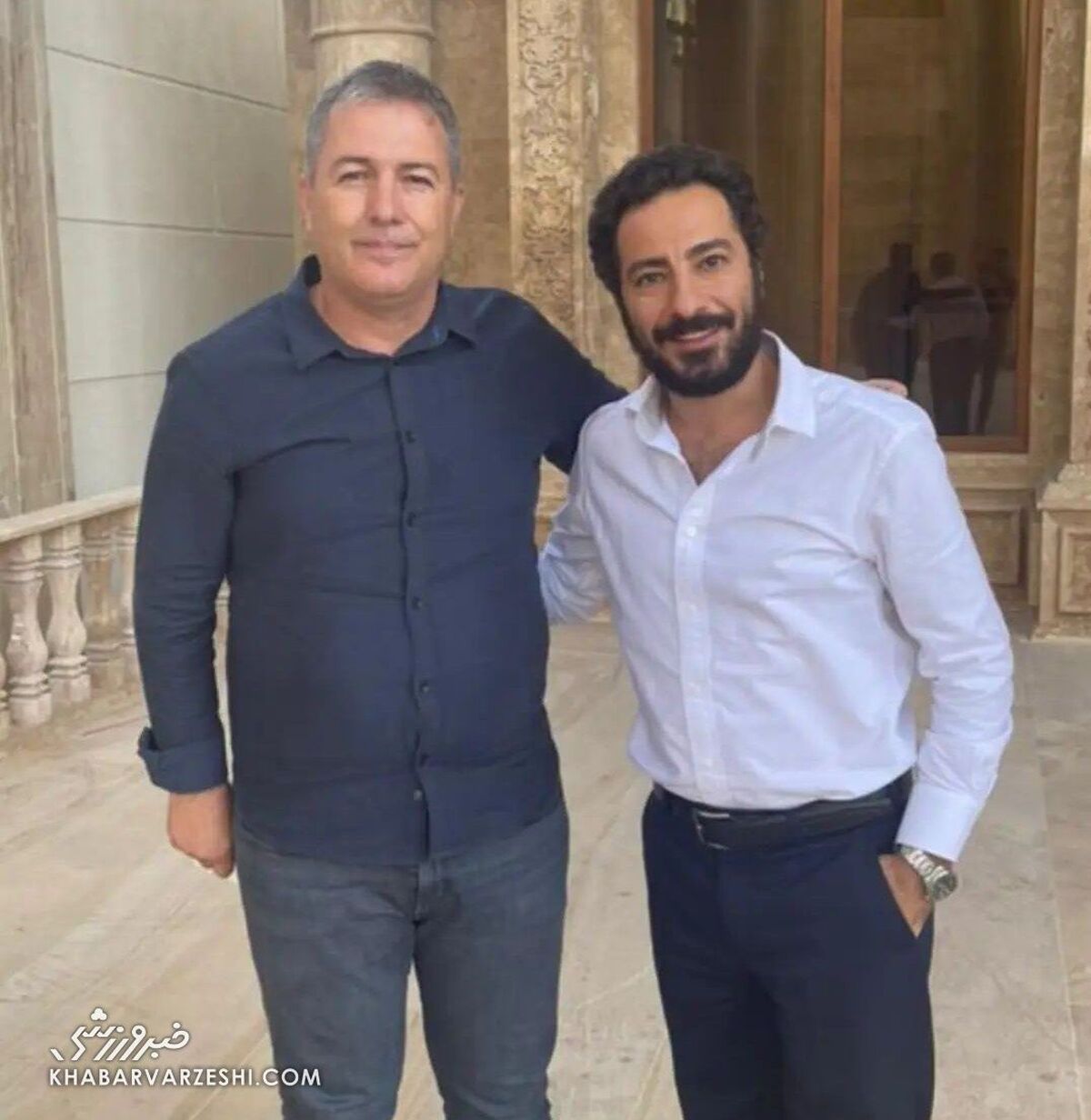 عکس صمیمی نوید محمدزاده با اسکوچیچ 