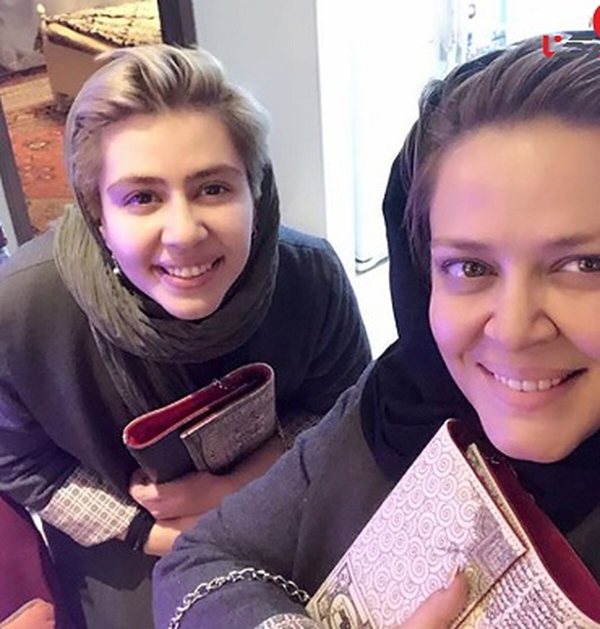 گشت و گذار  بهاره رهنما و دخترش 