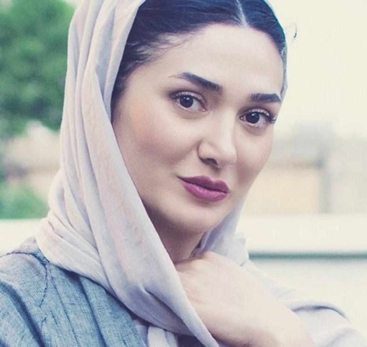 لحظه بازداشت مینا وحید در ملأ عام+ فیلم