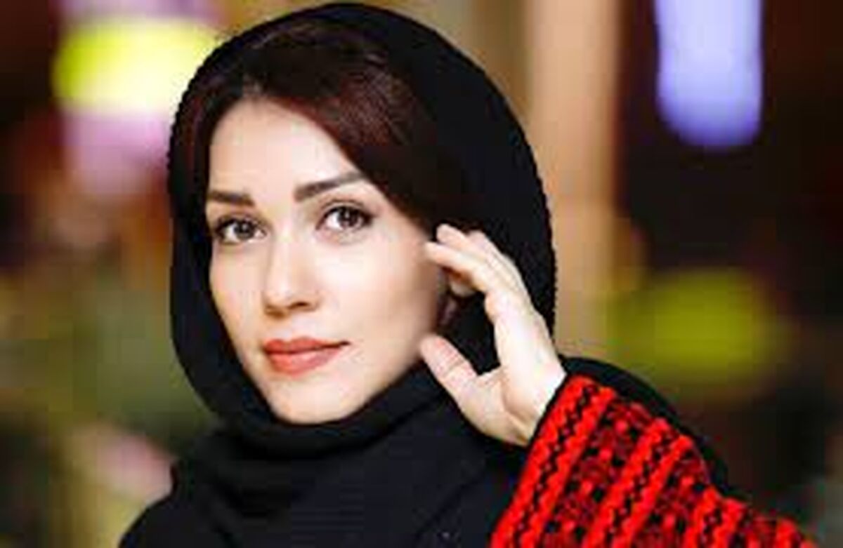 شهرزاد کمال زاده در لایوش همه را سورپرایز کرد / رونمایی خانم بازیگر از حلقه گرانقیمتش +عکس