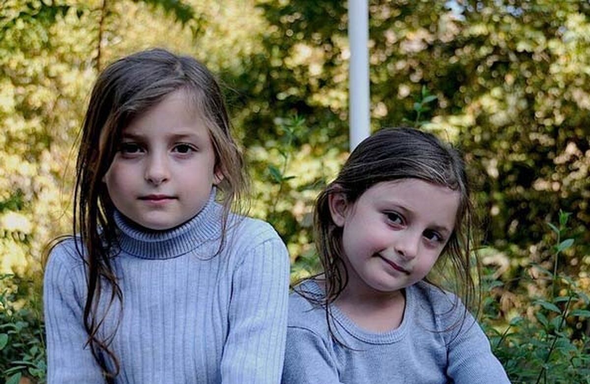 سارا و نیکا ازدواج کردند!| ژست های نامتعارف سارا و نیکا در اینستاگرام| جنجال دوباره سارا و نیکا در سوئد 