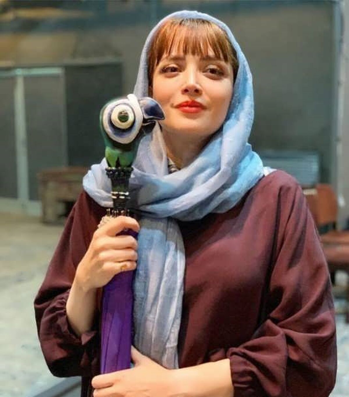 لباس رنگی رنگی و عجیب بهنوش طباطبایی  سر سفره هفت سین لاکچری
