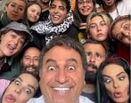 سلفی مضحک حمید فرخ نژاد با دسته ای از خانم ها!