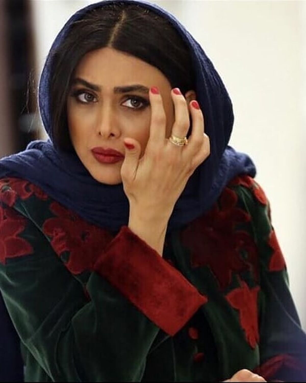 آزاده صمدی ازدواج کرد ؟ رونمایی از حلقه گران قیمتش !