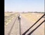فیلم لحظه خودکشی و پرت شدن زن جوان مقابل قطار
