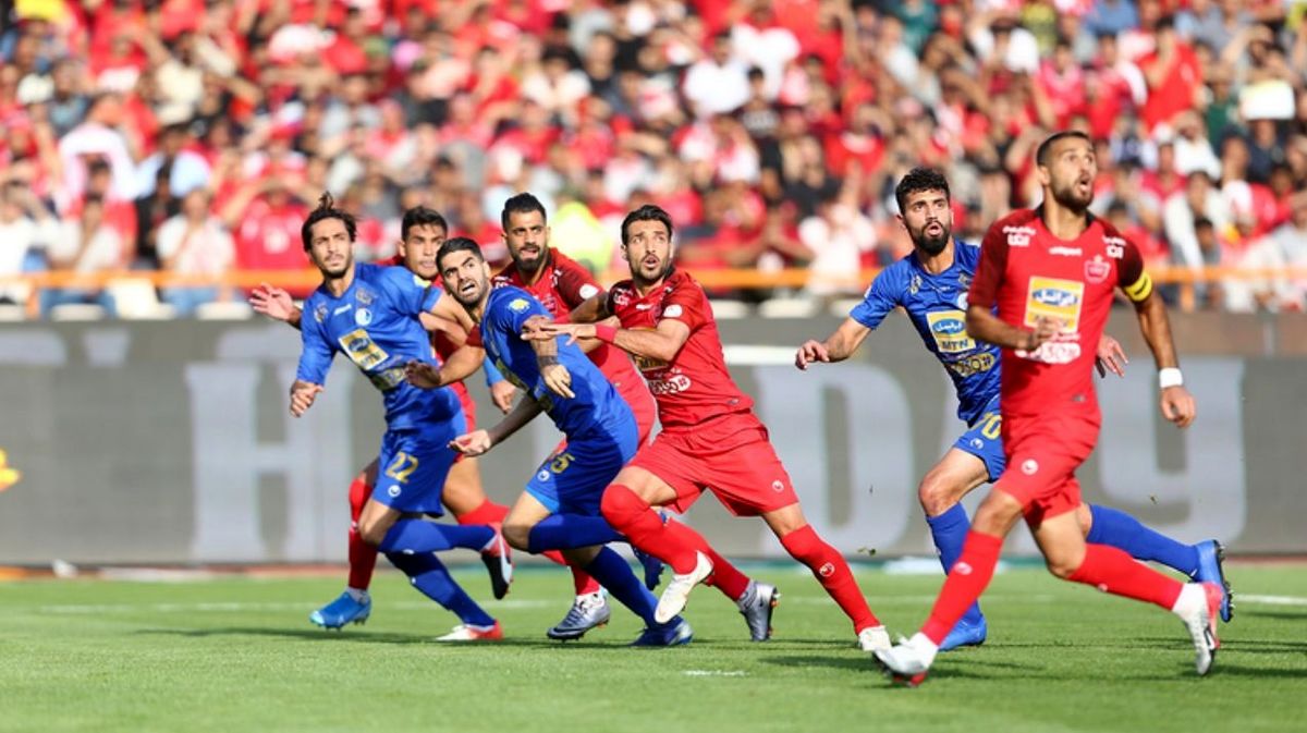 فرصت برای قهرمانی استقلال در دربی