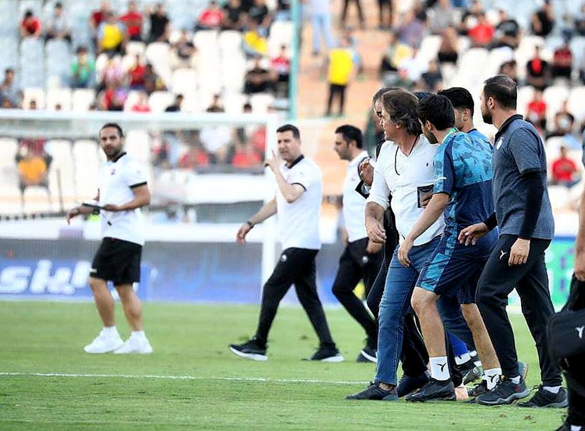 استقلال از مربی پرسپولیس شکایت کرد