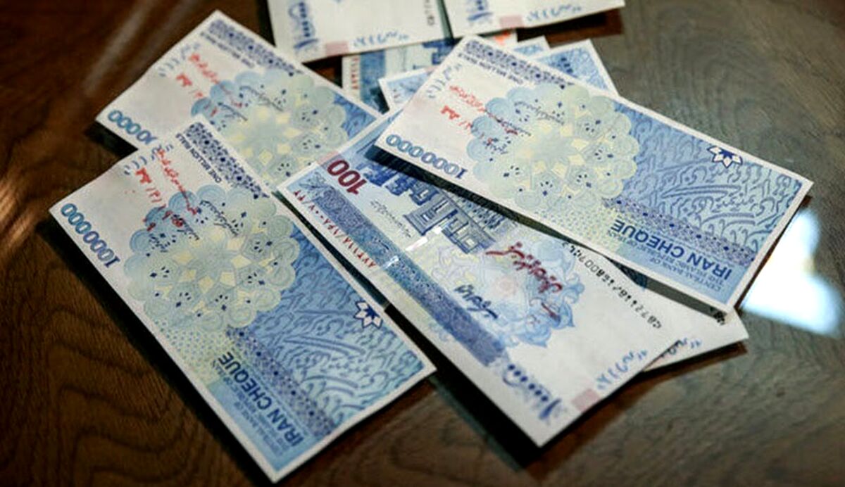 مبلغ عیدی کارمندان دولت امسال تعیین شد | واریز در بهمن ماه