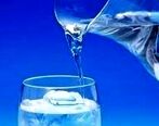 مضرات نوشیدن آب یخ در وعده افطاری