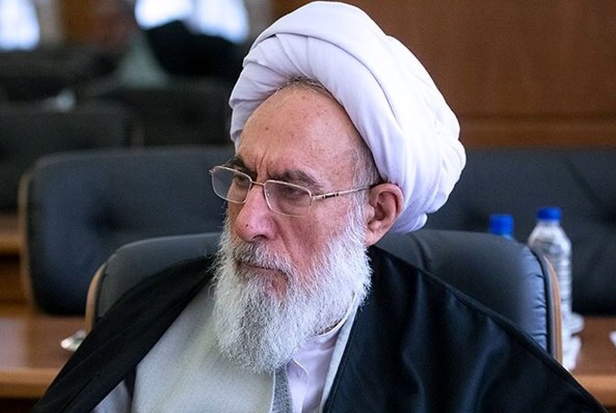 ماشین خارجی سوار شدن در جمهوری اسلامی زننده است!| 