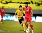 گل محمدی گزینه طلایی روی میز گذاشت