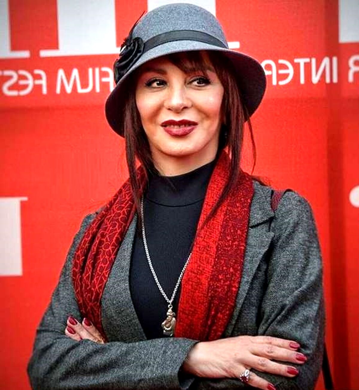 افسانه بایگان در 61 سالگی بچه دار شد! | کارهای عجیب افسانه بایگان در این سن و سال