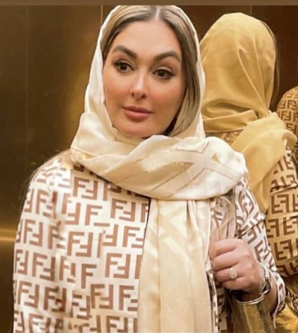 الهام حمیدی از همزاد خود رونمایی کرد! | باور نمی کنید این زن الهام حمیدی نباشد! + عکس