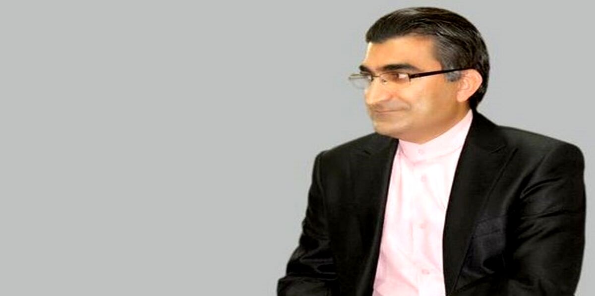 علت ناراحتی کارن همایون فر از احسان علیخانی در برنامه عصر جدید