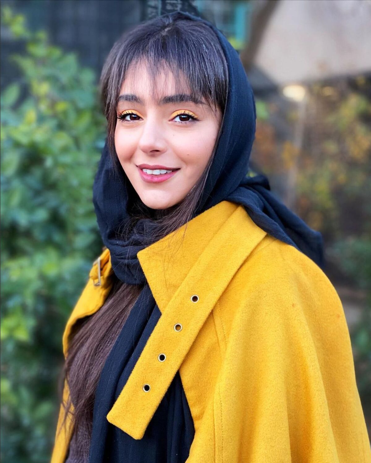 سگ بازی وحشتناک هستی مهدوی در باران پاییزی