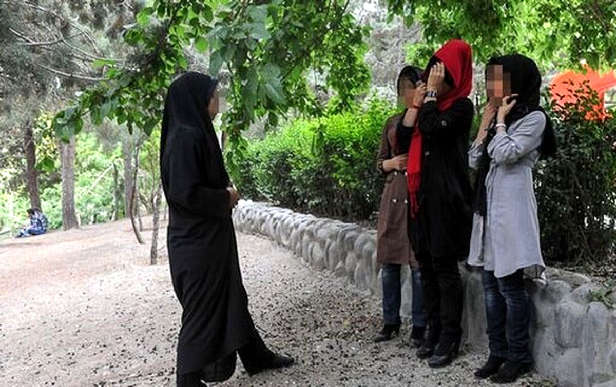 روزنامه رسالت: با این روش ها بار ارزشی بی‌حجابی افزایش  می یابد