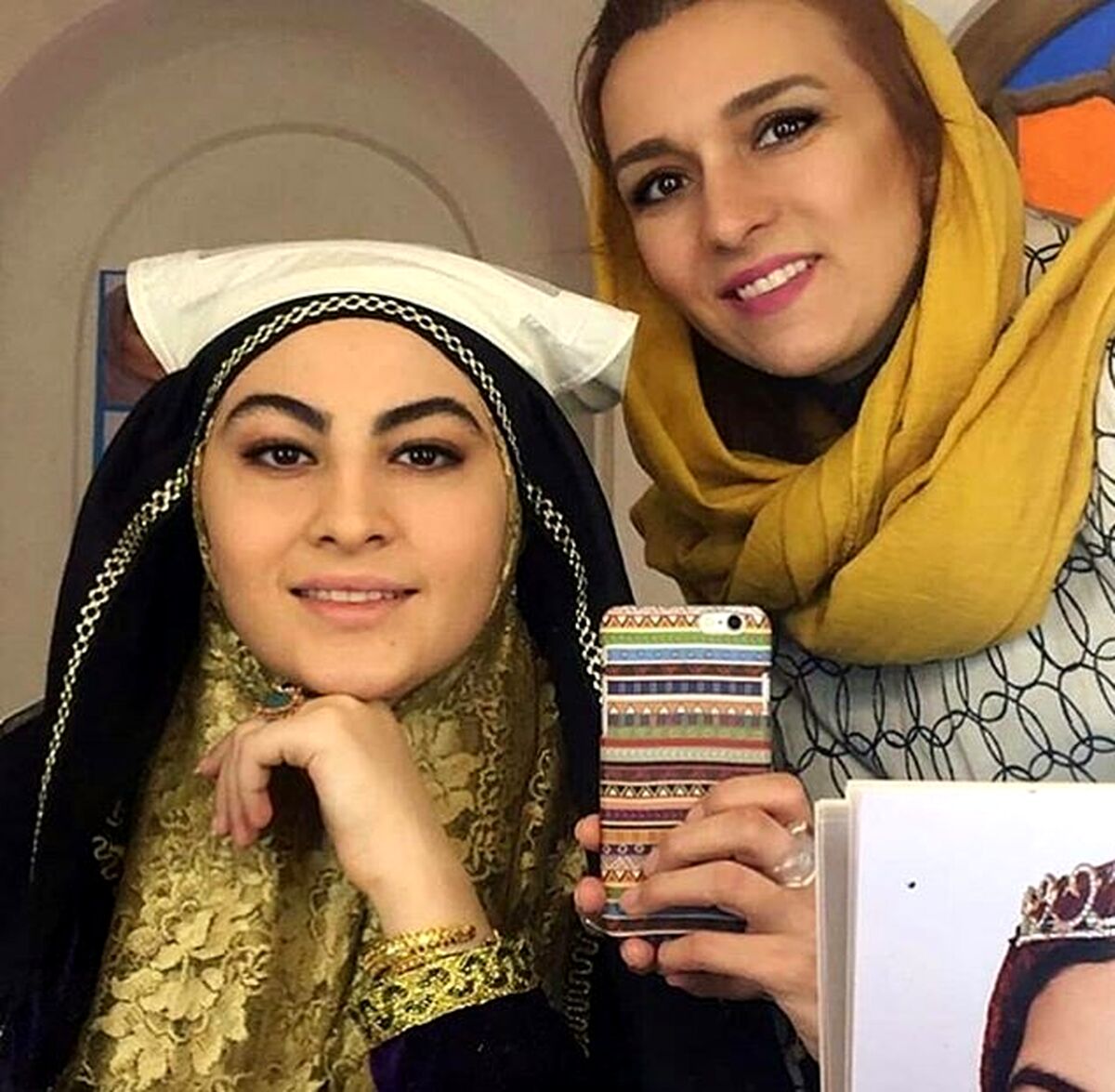 عکس جنجالی مریم مومن در کنار آقای بازیگر/مانتوی عجیب غریبش دل همه را برد 