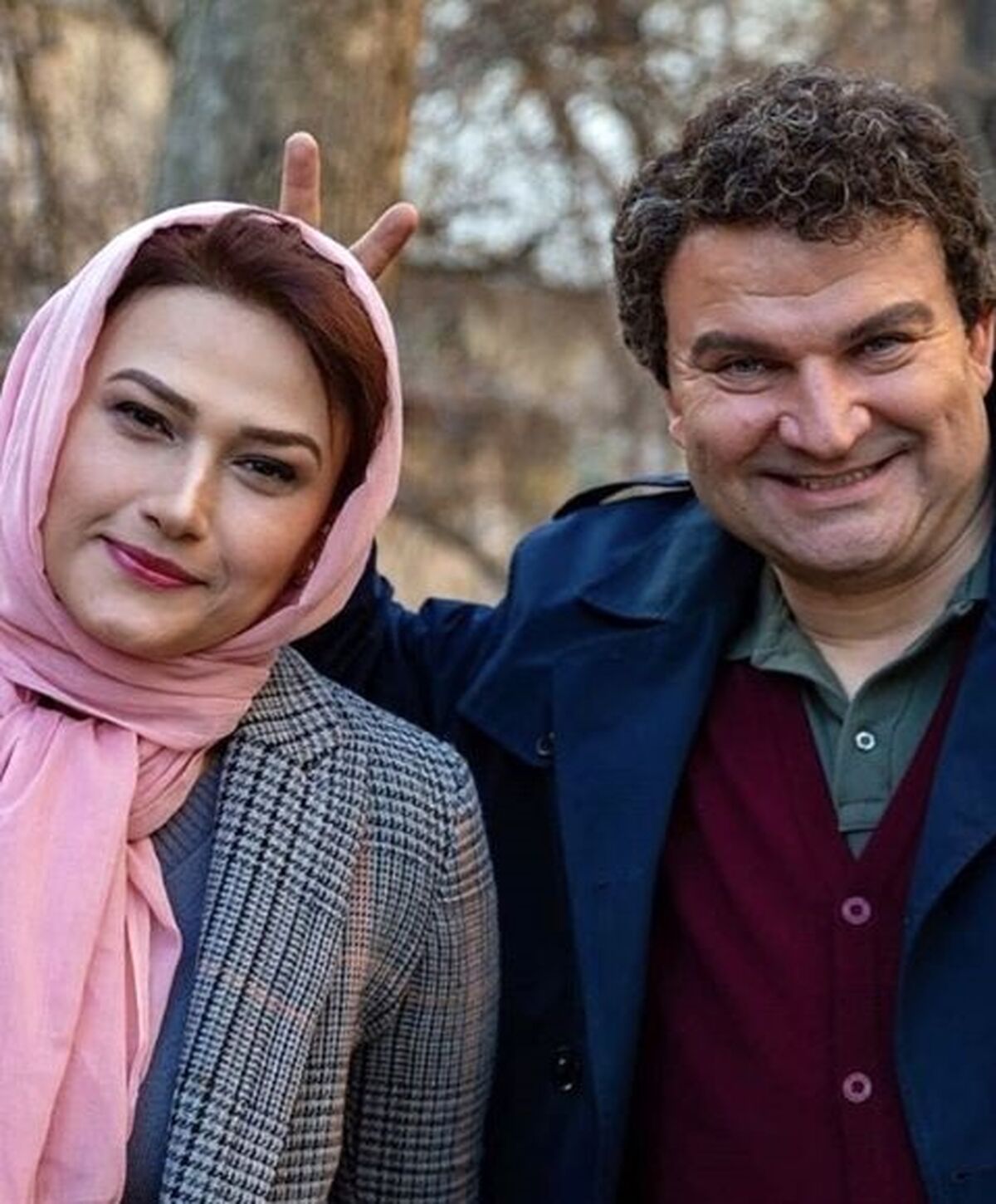  بیو گرافی کامل از لادن مستوفی + جزئیات 