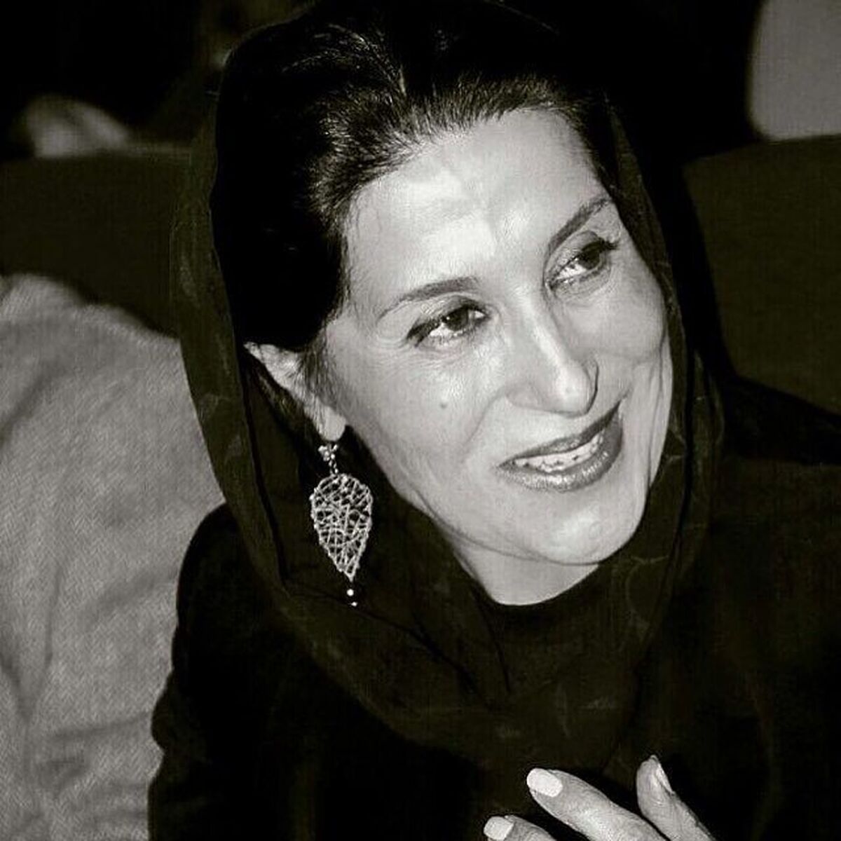 عکس صمیمی فاطمه معتمدآریا در کنار فریبا کوثری در یک کافه لاکچری